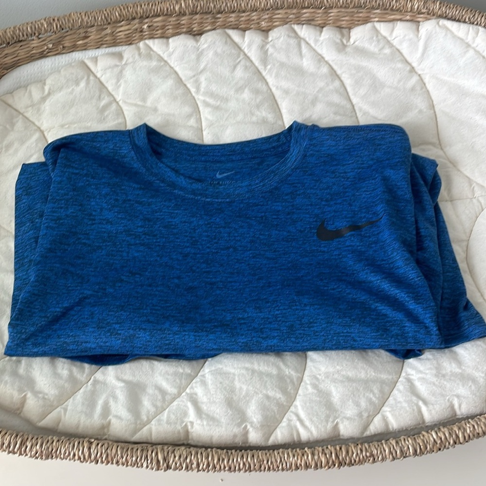 Nike Dri-Fit T shirt size M